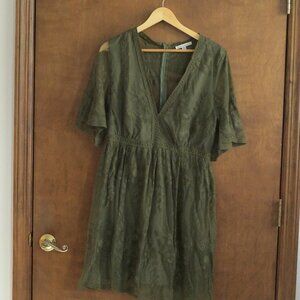 Gorgeous Green Embroidered Dress. Women's XL. UNIQUE green statement dress.